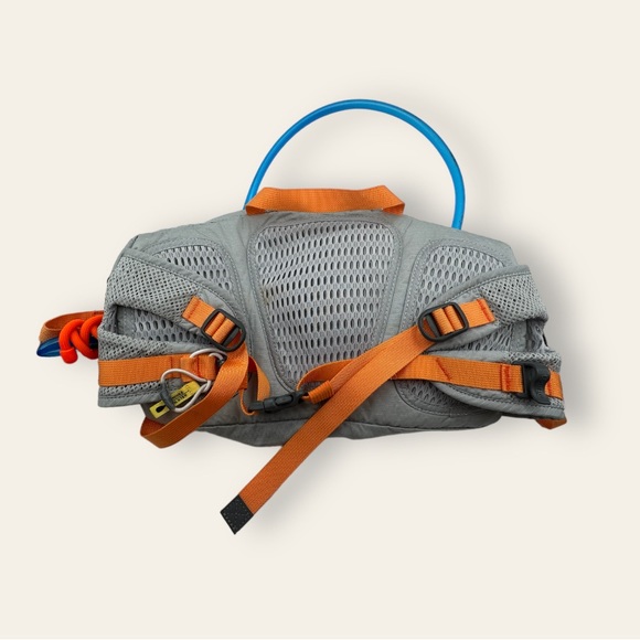CamelBak Tahoe LR - silver/orange popsicle fanny pack - Picture 6 of 11